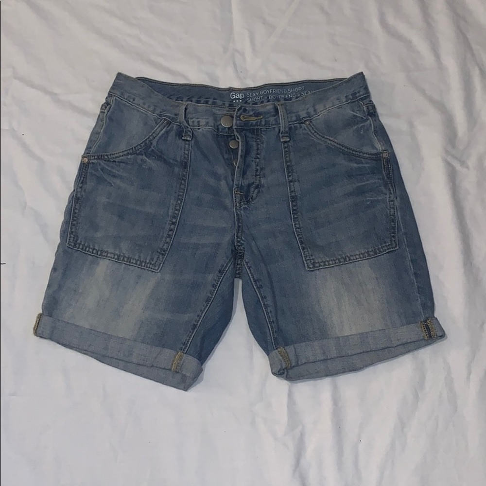 Gap sexy boyfriend short